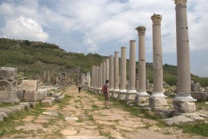 The cardo in Perge is a collonaded street. Perfectly normal for a Roman city.